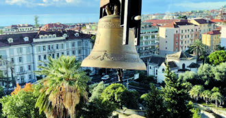 Copertina di La campana anti-aborto spacca Sanremo: imbarazzo anche tra i cattolici, in difesa del vescovo arriva Forza Nuova