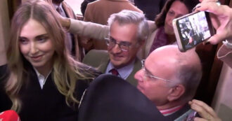 Copertina di “Finito un incubo che durava da due anni. Ora mi posso riappropriare della mia voce”: le prime parole di Chiara Ferragni dopo l’assoluzione per il Pandoro Gate