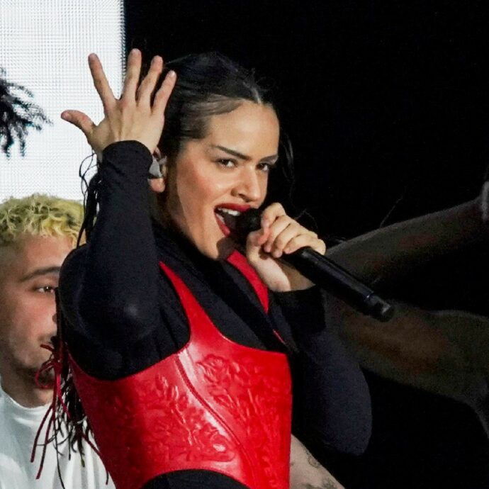 Rosalia: “Il mio uomo ideale? Quello gay”. Il botta e risposta con l’intervistatrice: “Allora siamo in due”