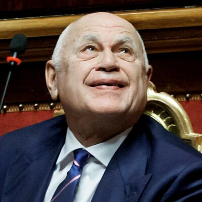 Copertina di Lo show di Nordio alla presentazione del suo libro: “Se vinco il referendum via i trojan per le mazzette”