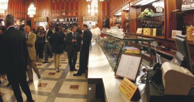 Copertina di “Cd servizi, fuori gli scontrini”.  Sui conti della buvette di Montecitorio ora indaga il Pd