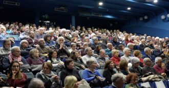 Copertina di Referendum, a Torino in trecento per il lancio della campagna per il No: “I diritti di tutti i cittadini sono in pericolo”