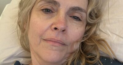 Copertina di “Ho tenuto duro per 5 anni, ma non c’erano altre soluzioni. Com’è andata? Con tutti quegli oppioidi…”: Alessandra Drusian dei Jalisse si è operata. Le immagini dall’ospedale