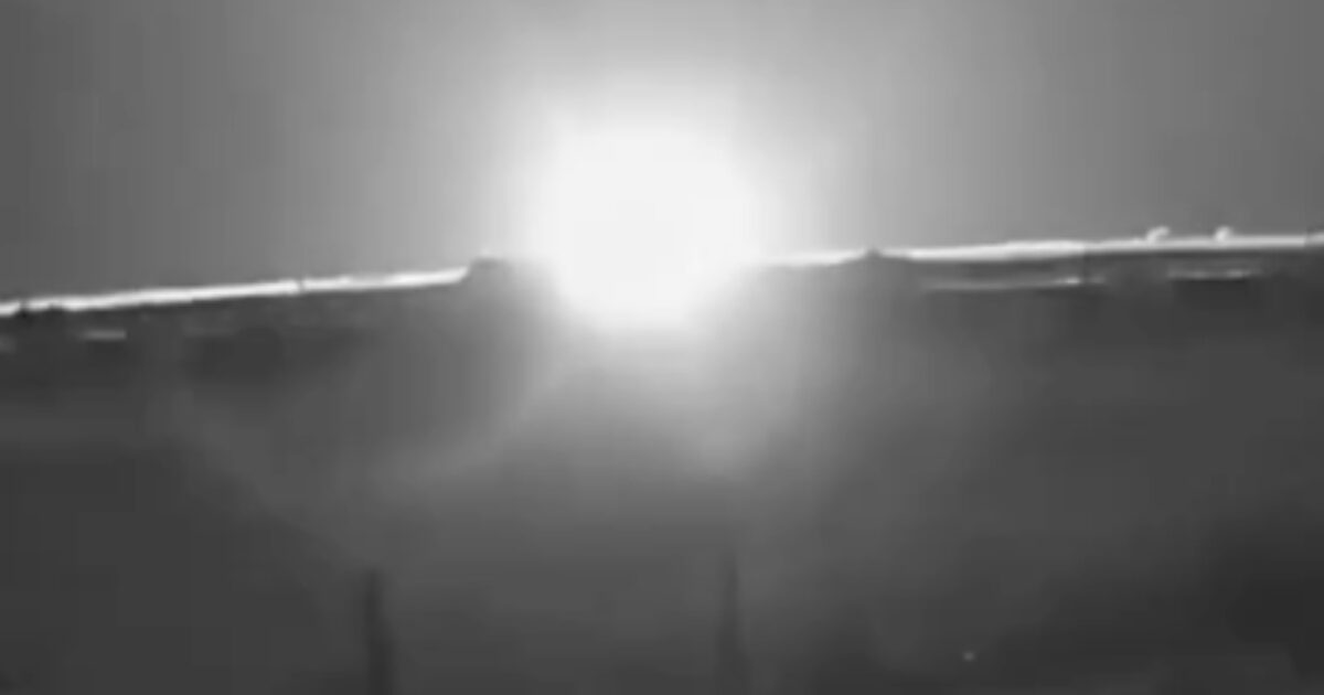 Risolto il mistero del meteorite caduto a Casamassima, la spiegazione degli scienziati “Niente Ufo, il bagliore e il boato sono stati causati da un grosso petardo”