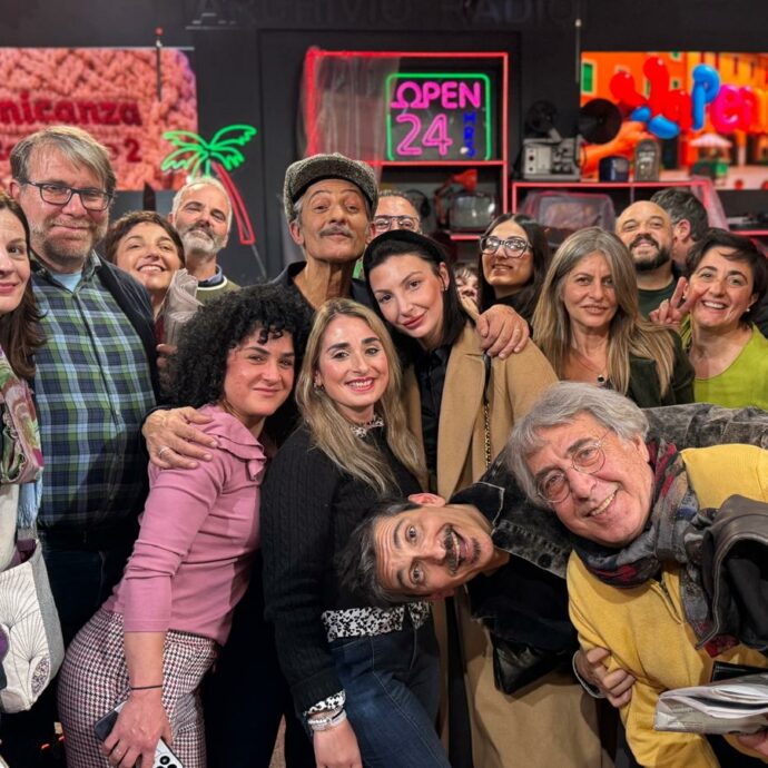 “Il pubblico di Affari Tuoi pagato 30 euro lordi? Chiamate Corona subito! Minimo devono dare 150 euro a persona”: Fiorello scatenato