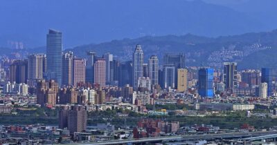 Copertina di Accordo commerciale Usa-Taiwan: dazi giù al 15% e le aziende dei semiconduttori investiranno 250 miliardi in Usa