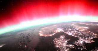 Copertina di L’aurora boreale vista dallo spazio: l’astronauta giapponese cattura la spettacolare immagine