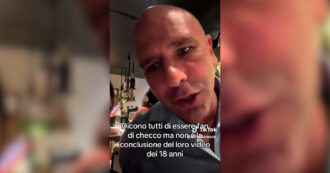 Copertina di “A c**o eh, questa è la fortuna che hai”: Checco Zalone a sorpresa nel video di compleanno di una fan. La clip è virale