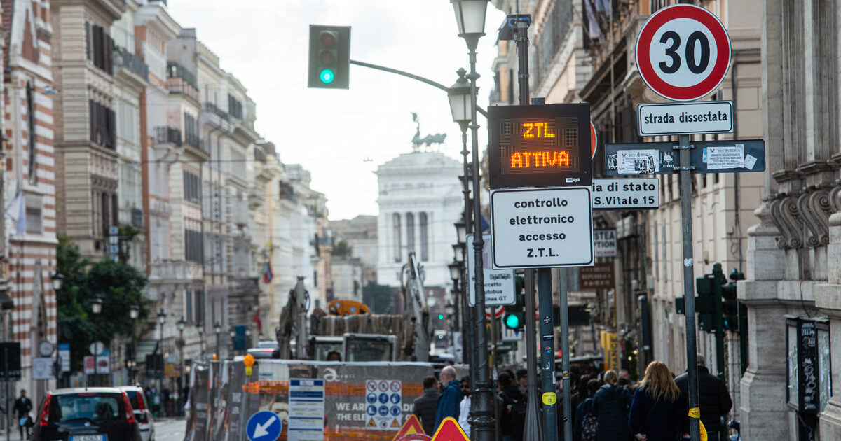 roma al via zona 30 la giunta gualtieri tutelare sicurezza stradale primo mese di assestamento da Ilfattoquotidiano.it roma al via zona 30 la giunta gualtieri tutelare sicurezza stradale primo mese di assestamento