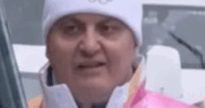 Copertina di “Chi si è reso responsabile di queste cattiverie ne risponderà. Io e mia moglie ci siamo candidati regolarmente, basta, basta, e poi basta”: Gabriele Sbattella, l’uomo gatto di Sarabanda, risponde alle polemica sulla fiamma olimpica