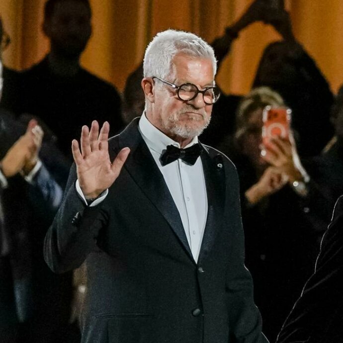 “Andavo a dormire la sera non sapendo se lo avrei trovato il mattino. Mi restano i suoi gatti, i pappagalli e il merlo”: Leo Dell’Orco racconta gli ultimi mesi con Giorgio Armani