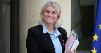 Copertina di Francia, dopo dieci giorni di scioperi i medici vincono: il governo disposto a rivedere la riforma “autoritaria”