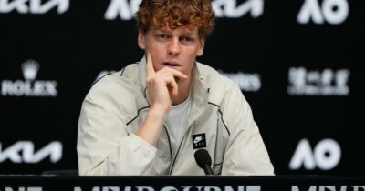 Copertina di “Non si tratta di battere un avversario, ma di sentirsi a proprio agio in ogni situazione”: Sinner spiega le sue sensazioni prima degli Australian Open