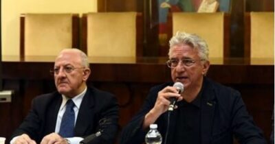 Copertina di Salerno, il sindaco Napoli si dimette e apparecchia la tavola per l'ennesimo ritorno di Vincenzo De Luca