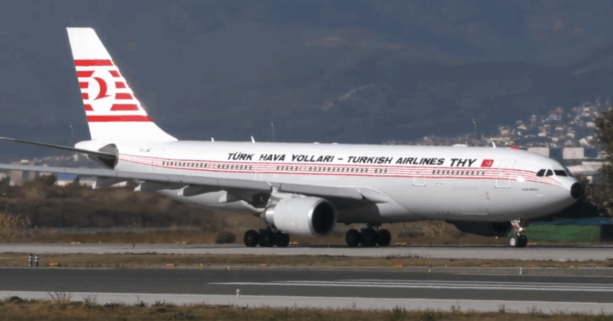 Allarme bomba e paura a bordo di un aereo della Turkish Airlines: atterraggio d’emergenza all’aeroporto di Barcellona per un falso allarme bomba. La causa era un sms sospetto