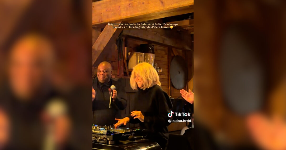 Brigitte Macron dj per un giorno: la première dame francese scatenata a Disneyland Paris – Video