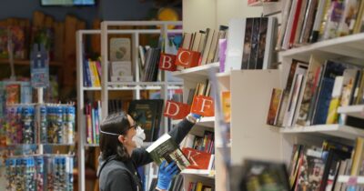 Copertina di La peste ispirò il capolavoro del Decamerone: e il Covid? Come la pandemia ha cambiato i romanzi dei nostri tempi