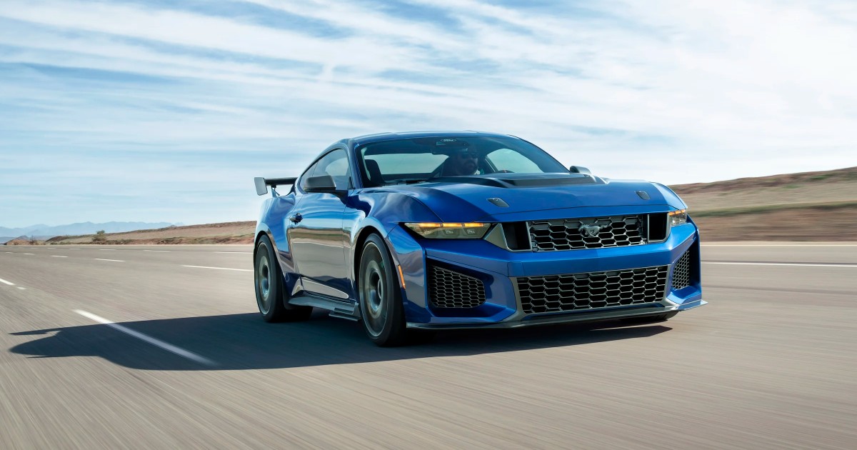 Ford Mustang Dark Horse SC, il bolide che alza l’asticella delle prestazioni