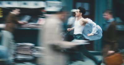 Copertina di ‘’Marty Supreme’’ un giocattolone con la racchetta: la recensione del film con Chalamet