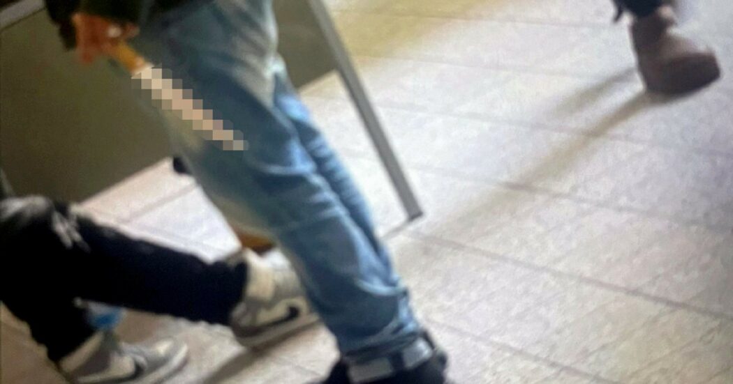 La Spezia, diciottenne ucciso in aula a scuola