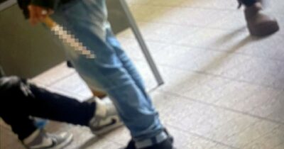 Copertina di La Spezia, diciottenne ucciso in aula a scuola