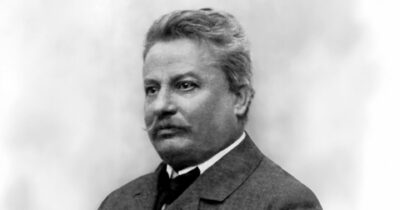 Copertina di Quale fanciullino? Era ‘’permaloso, triste, umbratile’’: la nuova biografia di Giovanni Pascoli