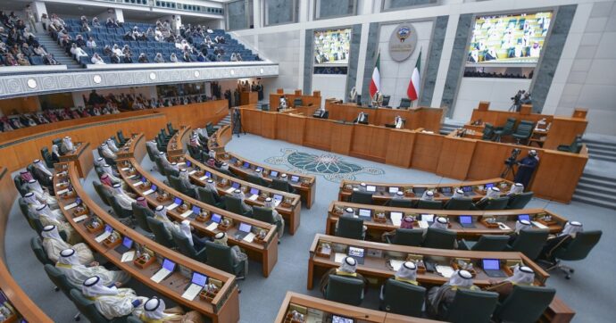 In Kuwait è in corso una campagna di revoca della cittadinanza: una ‘morte civile’