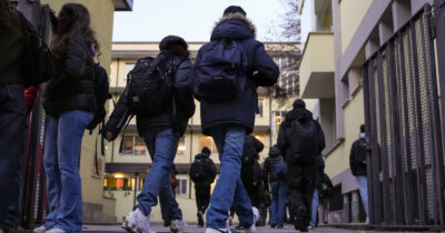 Copertina di “Per i ragazzi oggi avere una lama in tasca è normale come prima la sigaretta. È un completamento disfunzionale della maschilità”