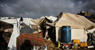 Copertina di Un’altra neonata morta per il freddo nella Striscia: è l’ottavo caso dall’inizio dell’inverno. Save the children: “Le tende non bastano”