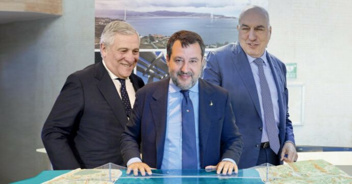 Copertina di Balle sul Ponte militare:  smentiti Salvini e Tajani 