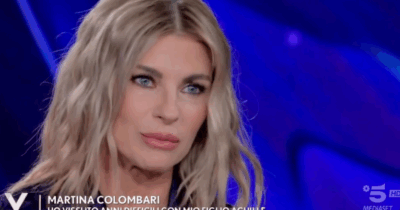 Copertina di “Mio figlio ha tentato il suicidio in carcere bevendo sette bottiglie di metadone. Sono stati periodi difficili”: così Martina Colombari a “Verissimo”