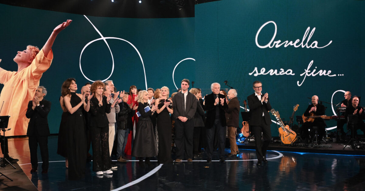 “Ornella Senza Fine” è stato un piccolo miracolo: l’evento televisivo che si trasforma in lezione di vita e d’amore. Mengoni, Mahmood, Emma e Annalisa emozionati