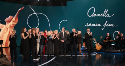 Copertina di “Ornella Senza Fine” è stato un piccolo miracolo: l’evento televisivo che si trasforma in lezione di vita e d’amore. Mengoni, Mahmood, Emma e Annalisa emozionati