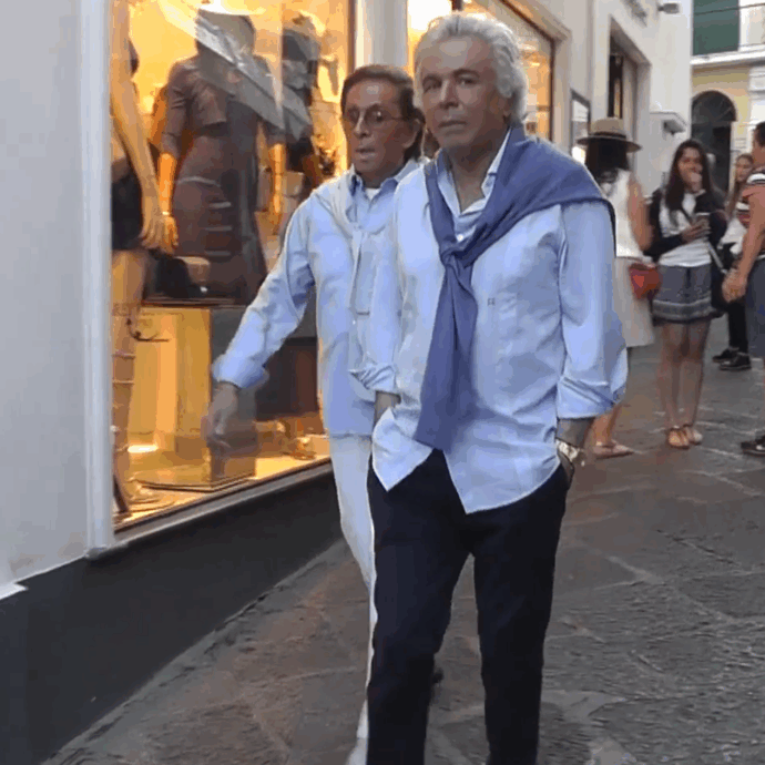 Valentino Garavani morto, le immagini delle passeggiate nella “sua” Capri con Giancarlo Giammetti