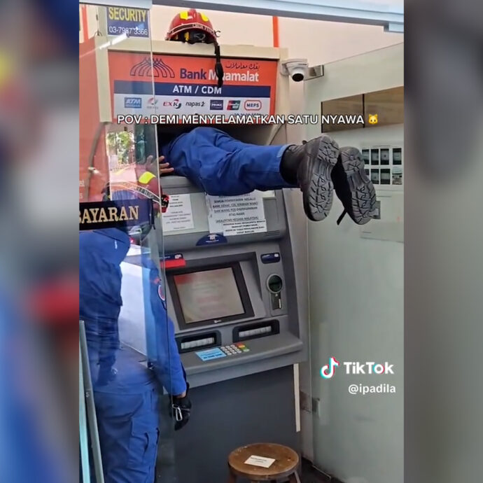 Gatto resta incastrato in uno sportello bancomat: così i soccorsi riescono a tirarlo fuori – Video