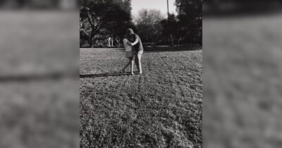 Copertina di La danza a piedi nudi di Meghan e Harry: il romantico ballo in giardino ripreso dalla figlia Lilibet