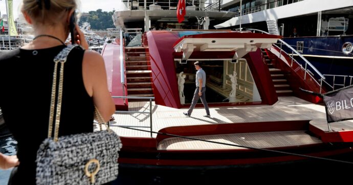 Salari fermi nel ’25 ma ai miliardari 150 mln in più al dì