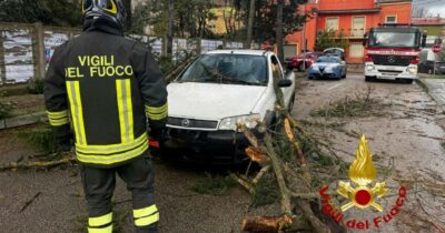 Copertina di Maltempo al Sud, oggi prorogata allerta rossa