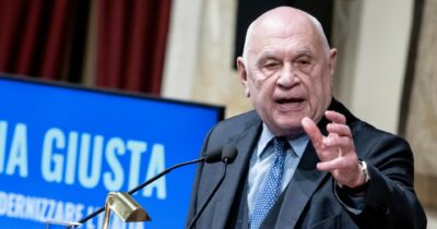 Copertina di Referendum, il ministro liquida Barbero: “Eccentrico”