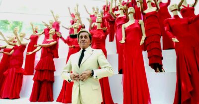 Copertina di Profondo rosso Valentino: addio al grande stilista