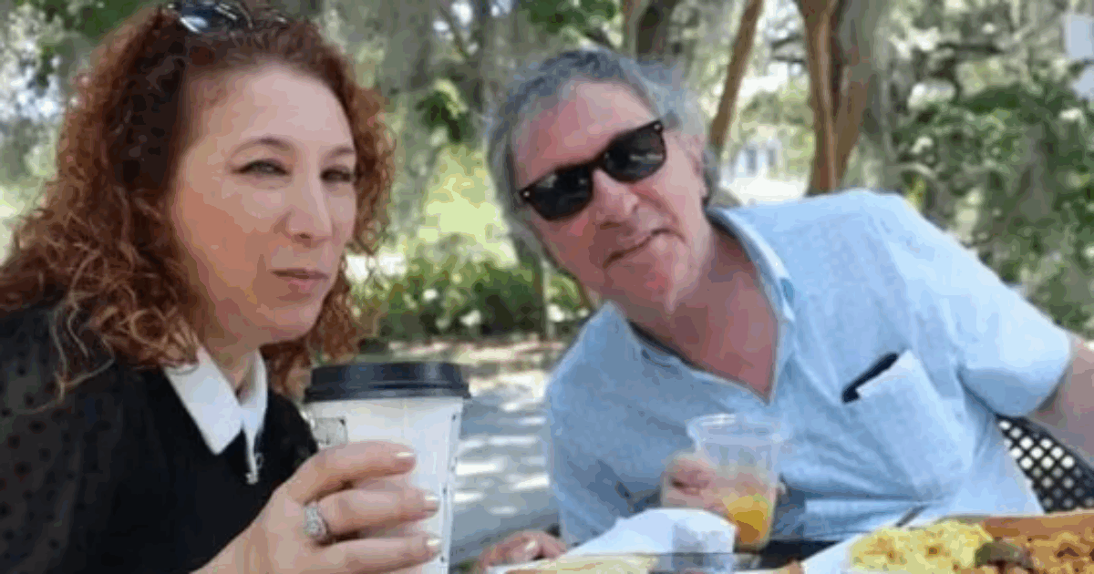 Resta incastrato nell’impastatrice, nessuno se ne accorge e quando arrivano i soccorsi è tardi: morto il pasticciere Mordehay Grunberger