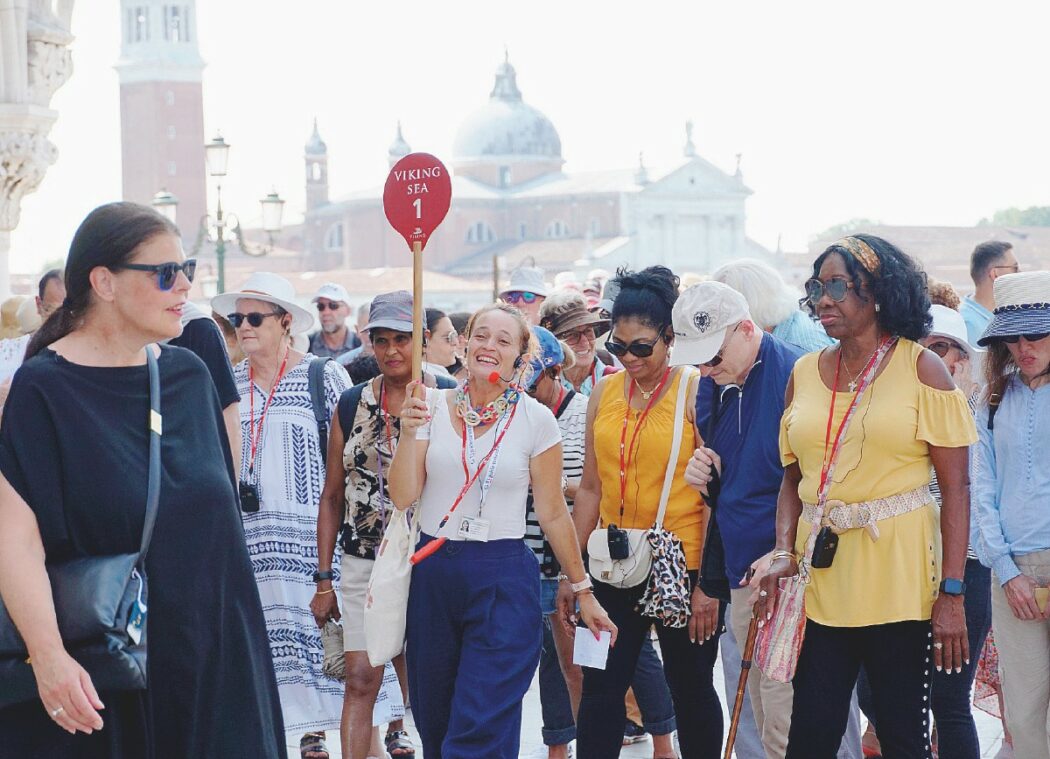 Guide turistiche, al 1° bando (dopo 13 anni)  passano 230 su 30 mila. Mit: “Colpa loro”