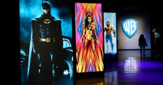 Copertina di Netflix modifica l’offerta per l’acquisizione di Warner Bros Discovery: ora è tutta in contanti