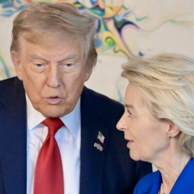 Copertina di Von der Leyen: “I nuovi dazi Usa sono un errore, nostra risposta sarà ferma”. Trump: “Sulla Groenlandia i leader Ue non faranno molta resistenza”