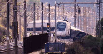 Copertina di Incidente ferroviario in Spagna: i morti salgono a 41, tre dispersi. Per l’inchiesta sulle cause verranno smontati i binari