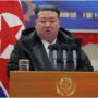 Copertina di Corea del Nord, Kim Jong-un licenzia “in tronco” il vicepremier durante un discorso pubblico