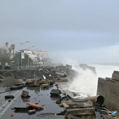 Copertina di Da dove arrivano le onde record che hanno devastato le coste del Sud. Pasini (Cnr): “Non siamo preparati”