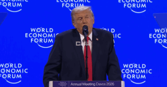 Copertina di L’ultima gaffe di Trump, confonde la Groenlandia con l’Islanda durante il suo discorso a Davos – Video