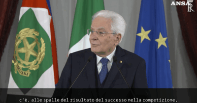 Copertina di Mattarella riceve gli atleti paralimpici al Quirinale: “Col vostro esempio contribuite alla crescita civile dell’Italia”