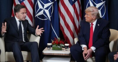 Copertina di Trump: “Definito accordo quadro sulla Groenlandia con la Nato. Non imporrò dazi”. Danimarca: “Rispettare popolo groenlandese”